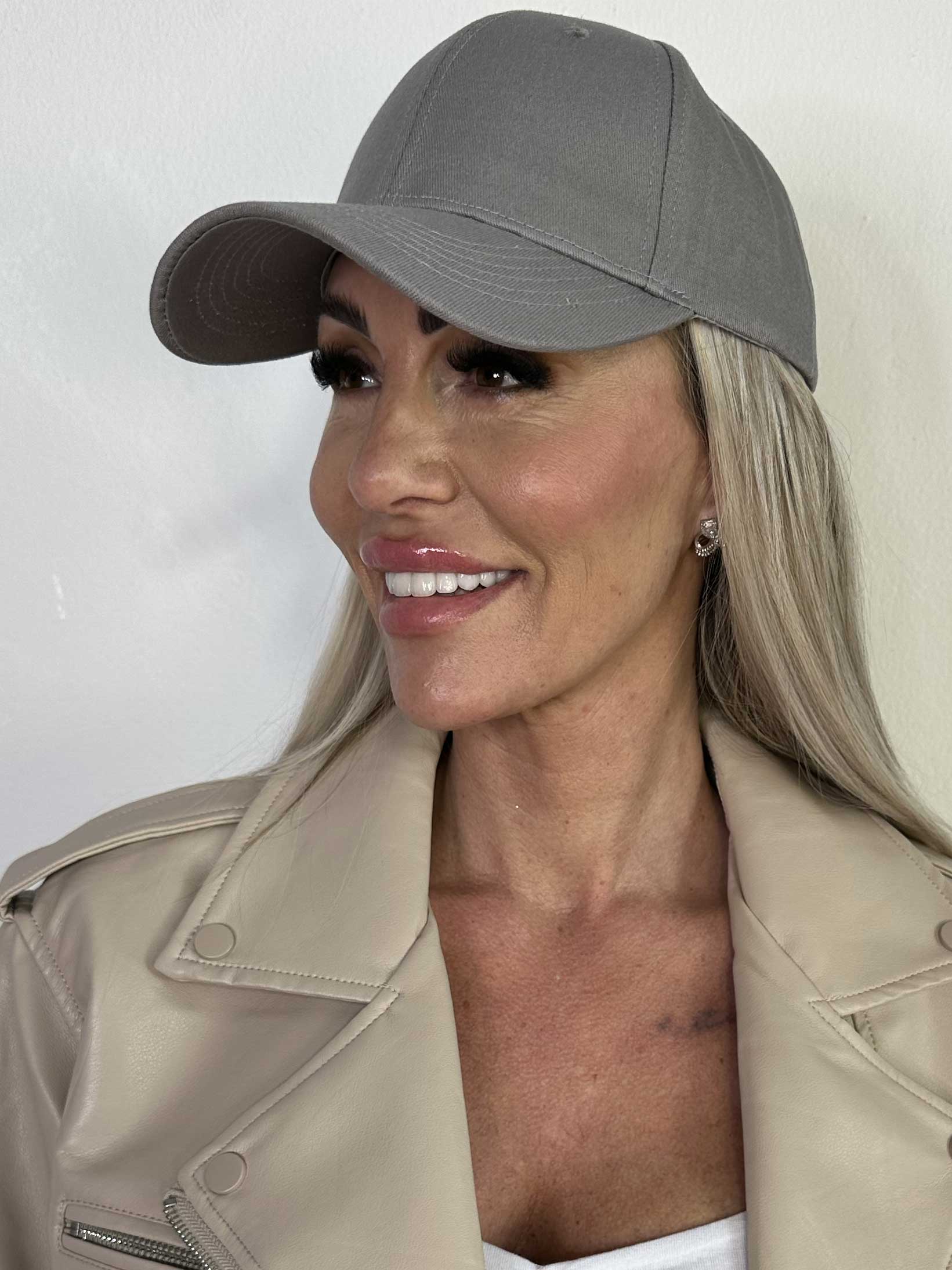 Izzie - enfärgad keps